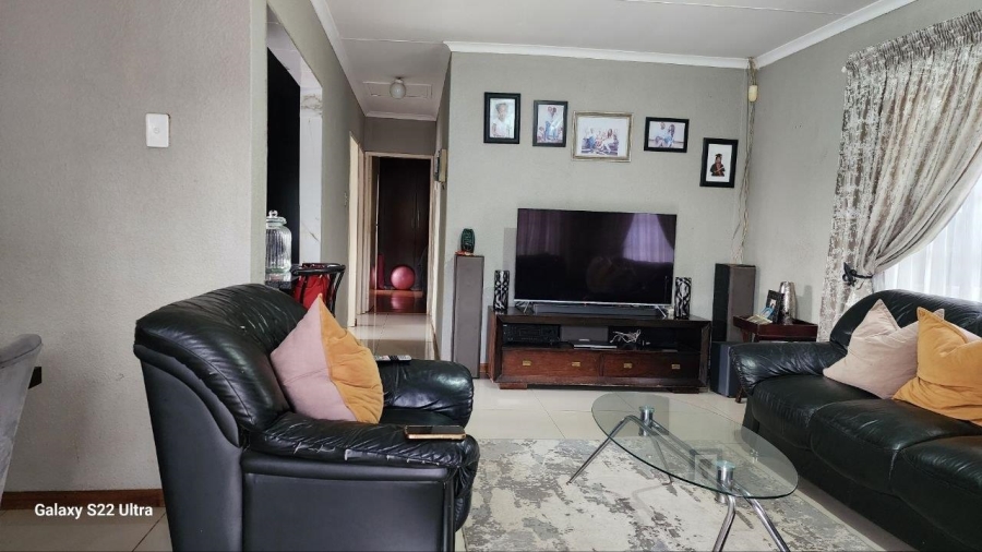3 Bedroom Property for Sale in Tlhabane North West